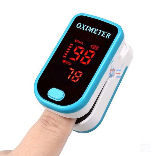 Pulse oximeter, spot-check, with accessories